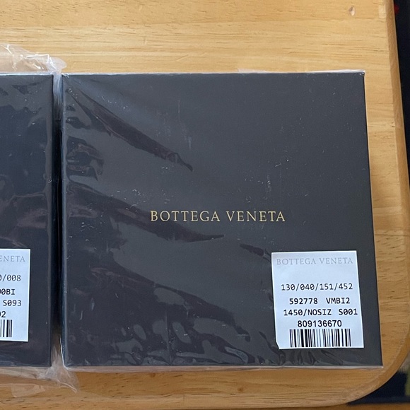 Brand new Bottega Veneta wallet! - Picture 2 of 2
